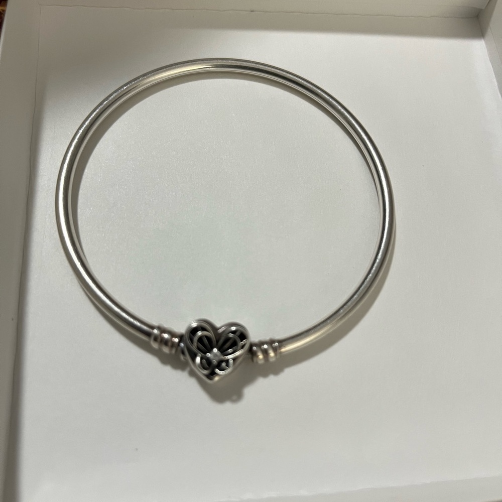 Silver Heart Cable Bangle Bracelet - Women's Jewelry